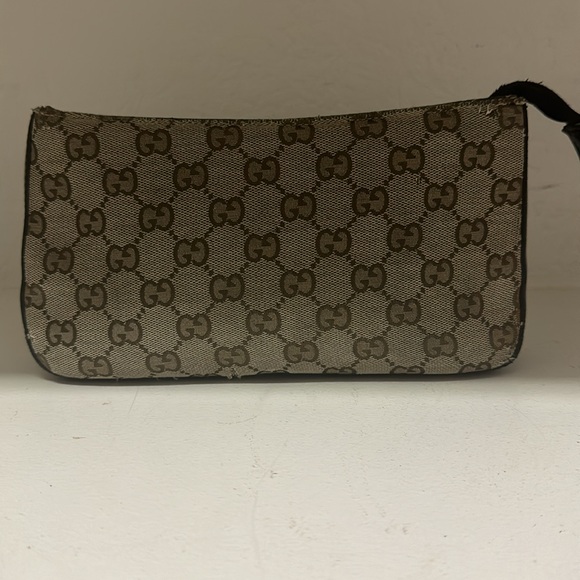 Gucci toiletry pouch missing sipper - Picture 2 of 2